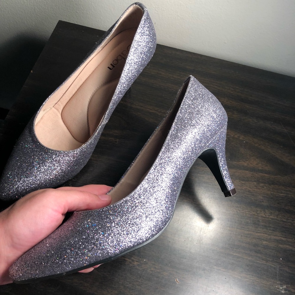 Sparkly glamorous new heels 👠 oh so shiny 🥰